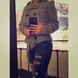 Short hound’s tooth button down jacket with tie